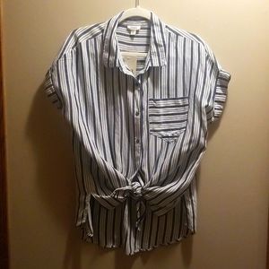 NWT a.n.a Women's Short Sleeve Top